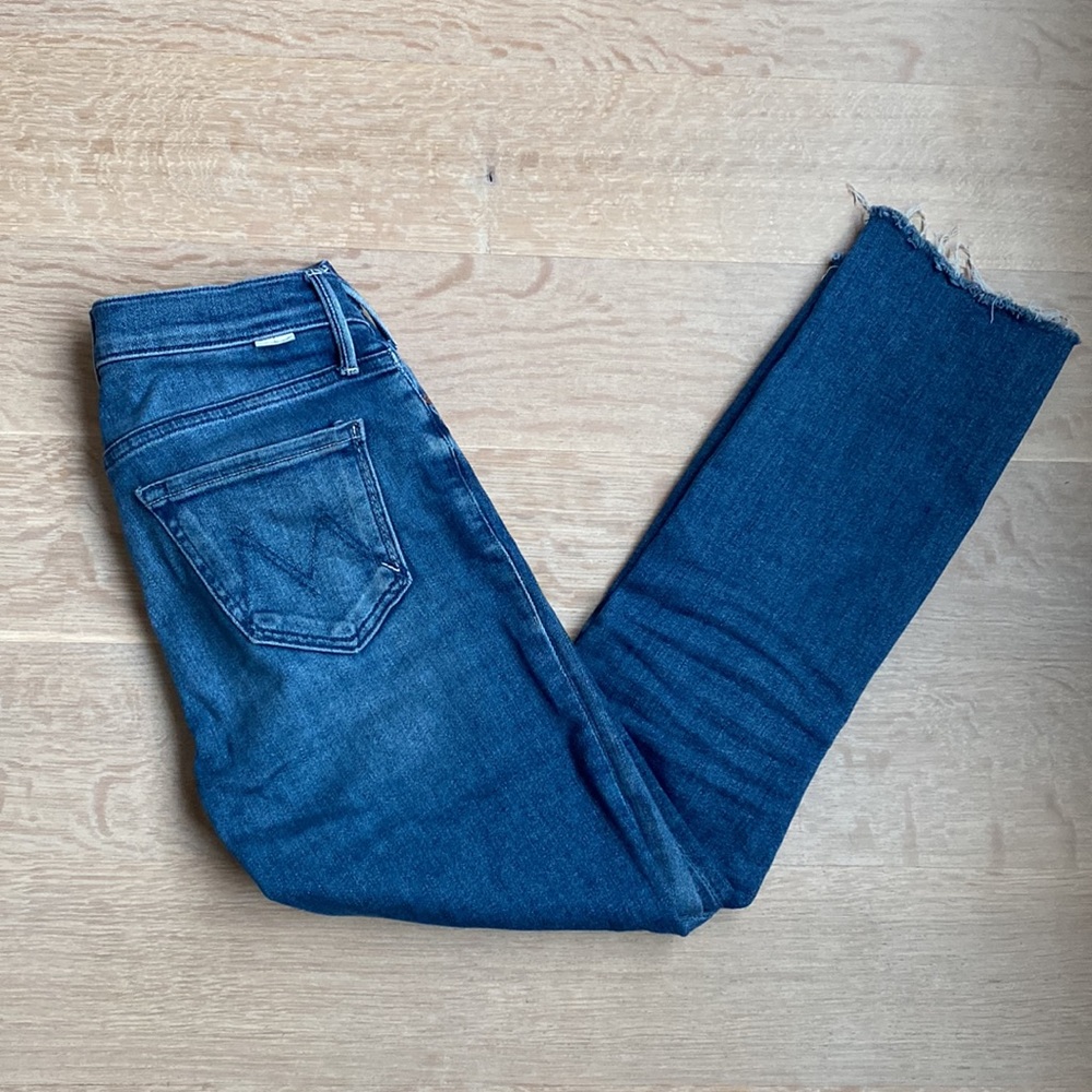 MOTHER Straight Leg Dazzler Crop Fray in We're All In This Together Wash